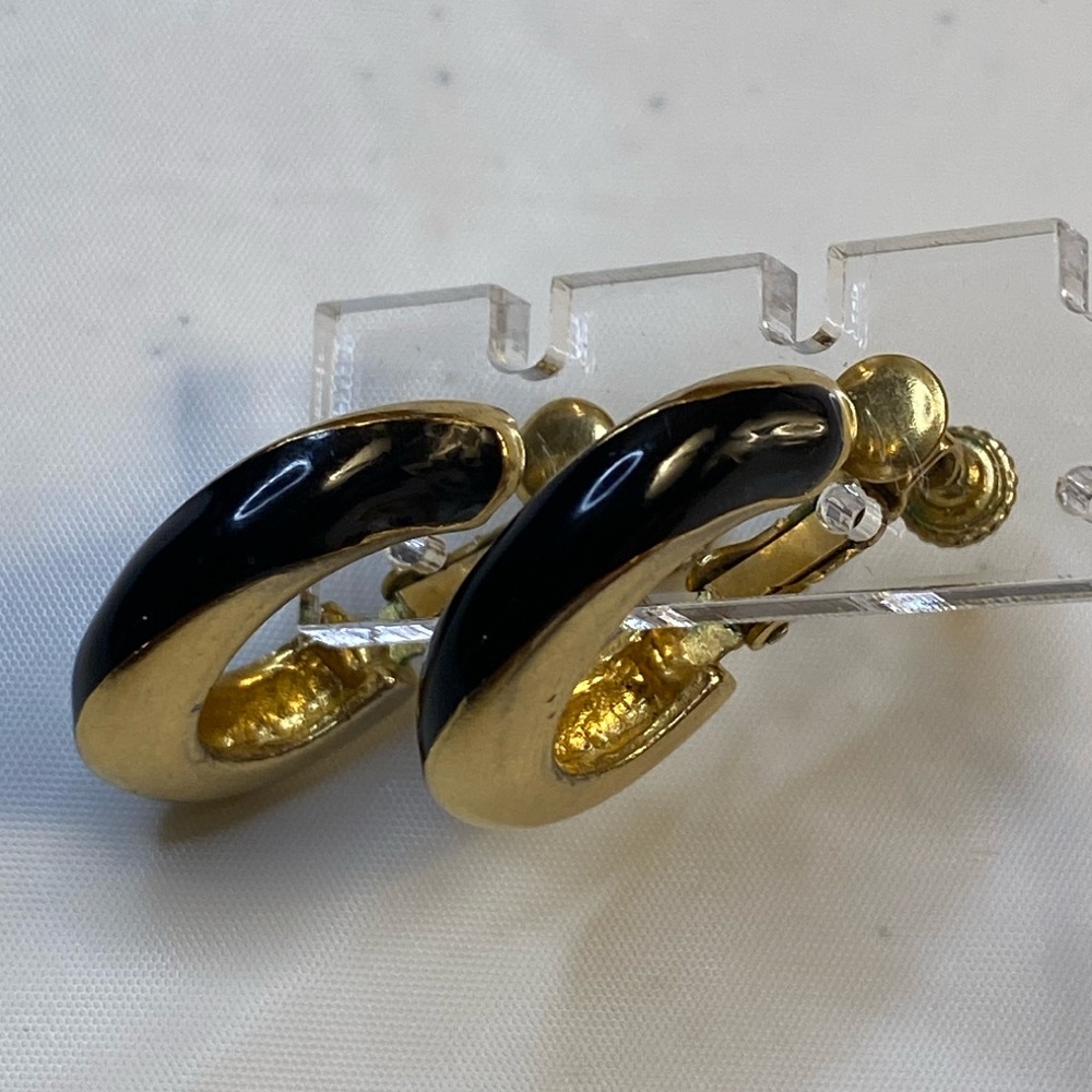 Vintage Napier Black Enamel Gold Tone Screwback Earrings